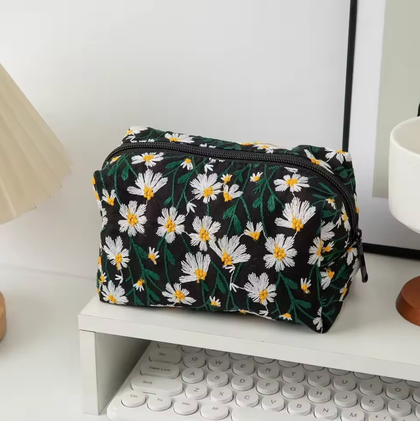 Embroidered Little Daisy Makeup Bag